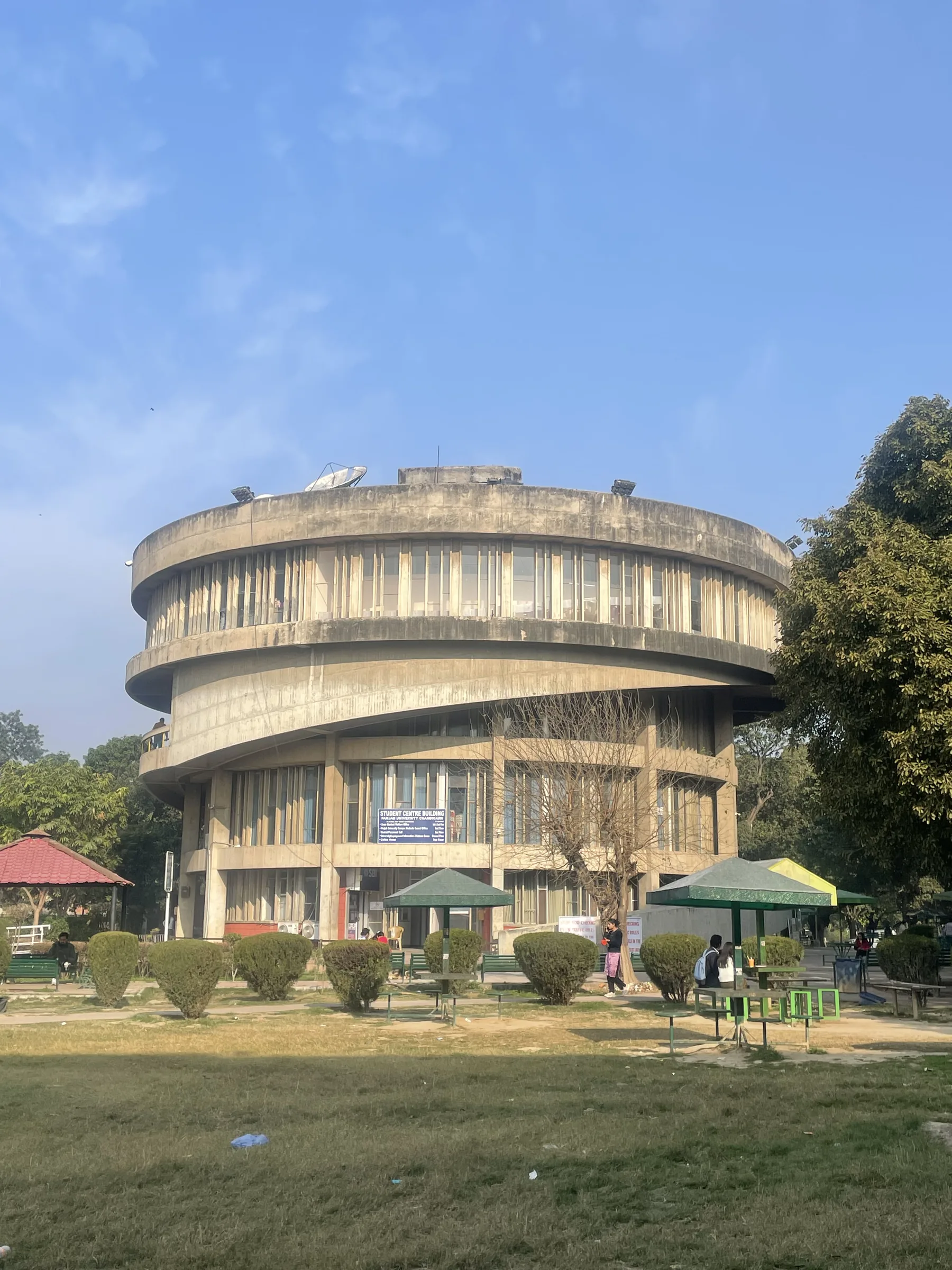 Student Centre Béton brut Panjab University Chandigarh